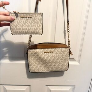 I’m selling the purse and the wallet for the listed price.